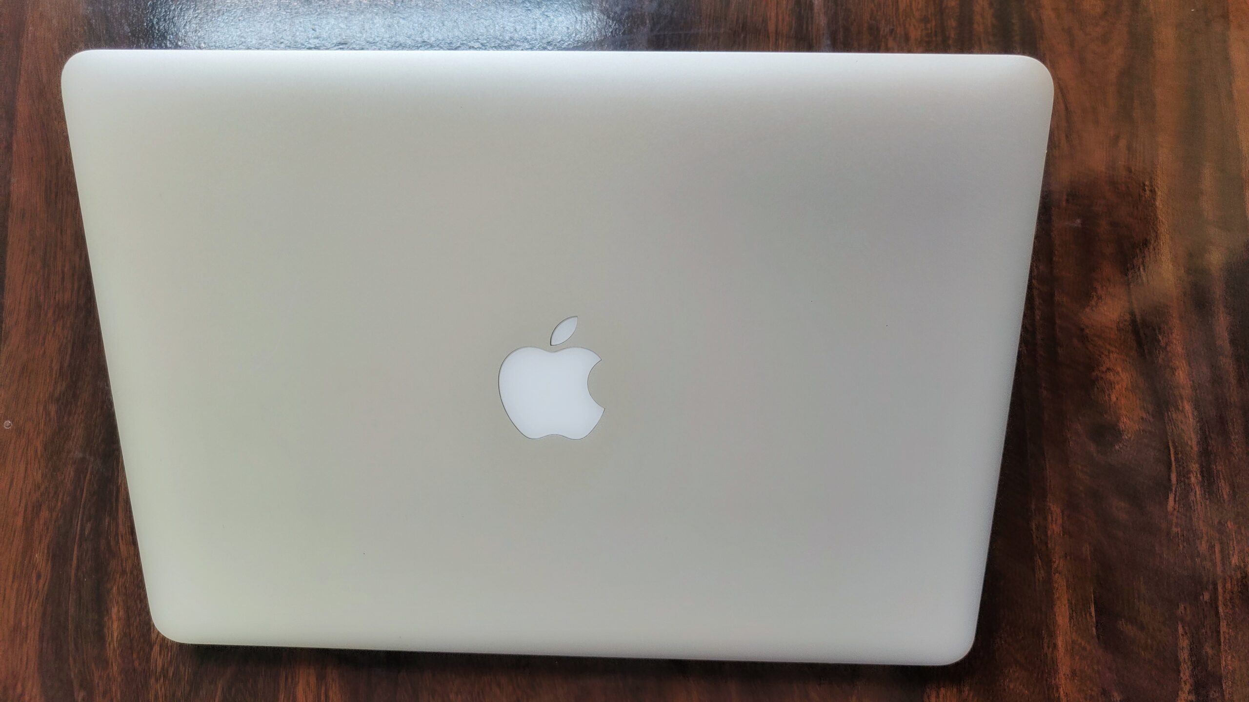 APPLE MacBook Air 2017 i5 GB RAM 256 SSD 13.5 Inch Display
